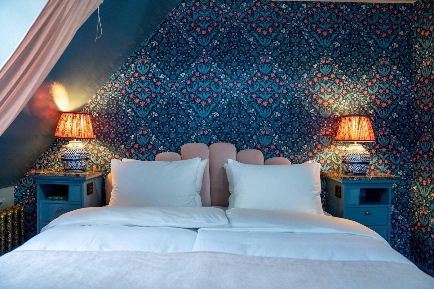 Hotel Charmante-Norway-Bergen-Room-9