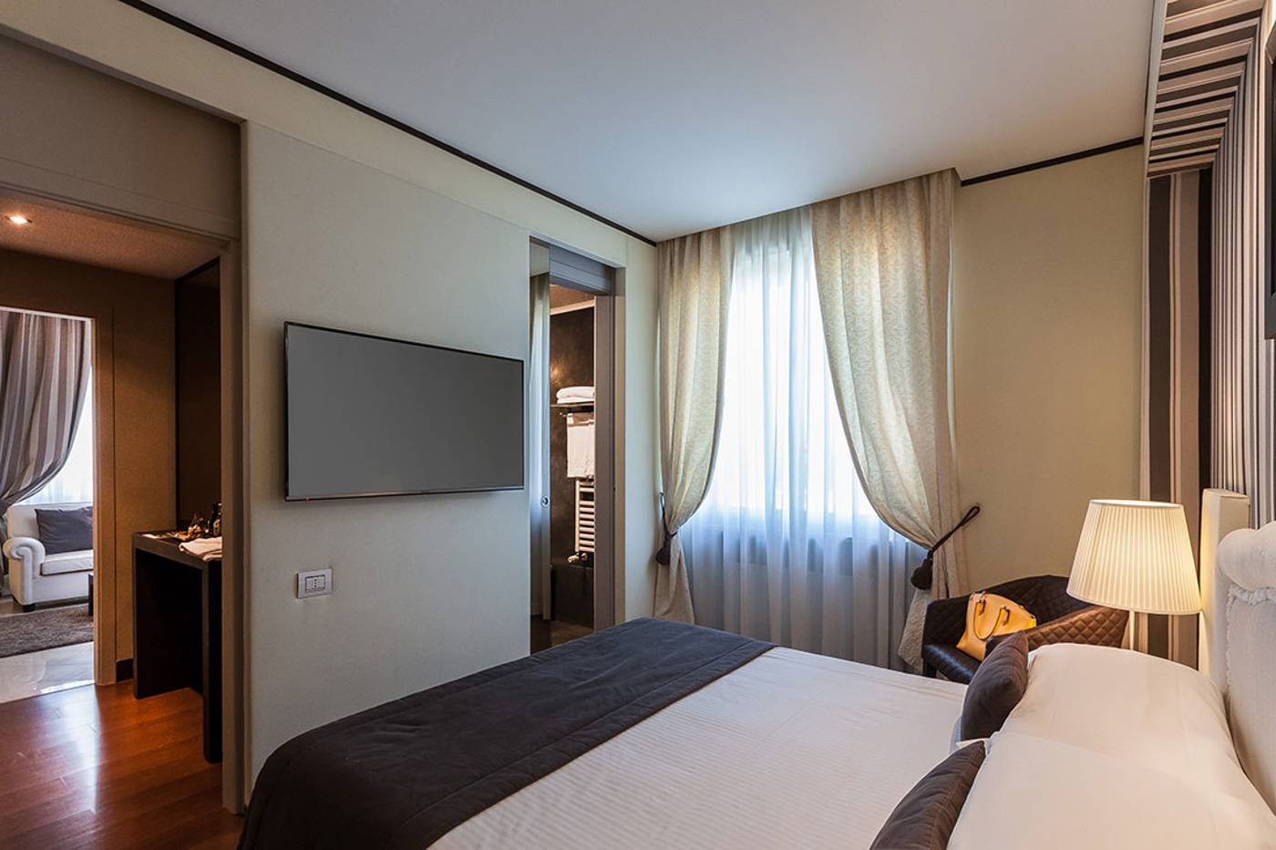 TH-Roma---Carpegna-Palace-Room-8