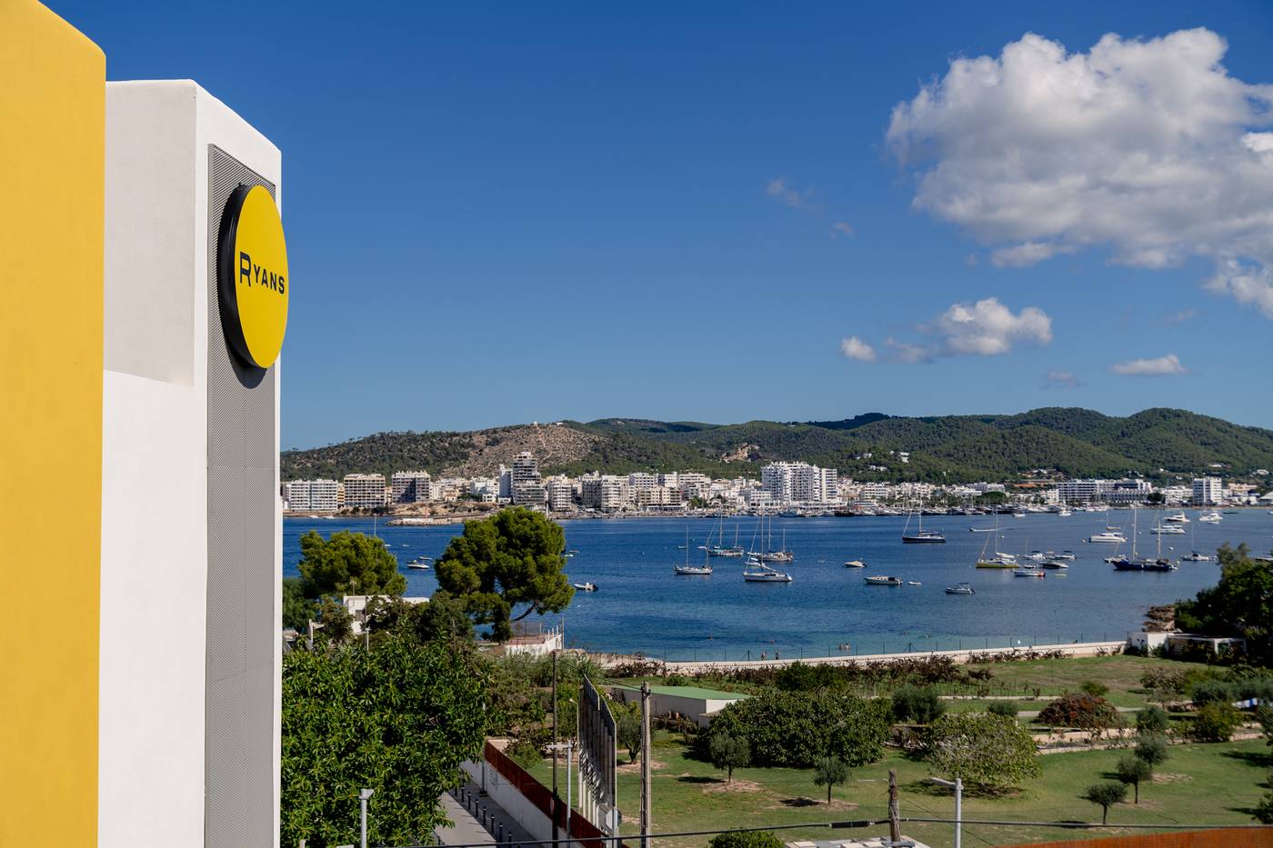 Ryans-Lolas---Adults-Only-General-view-9