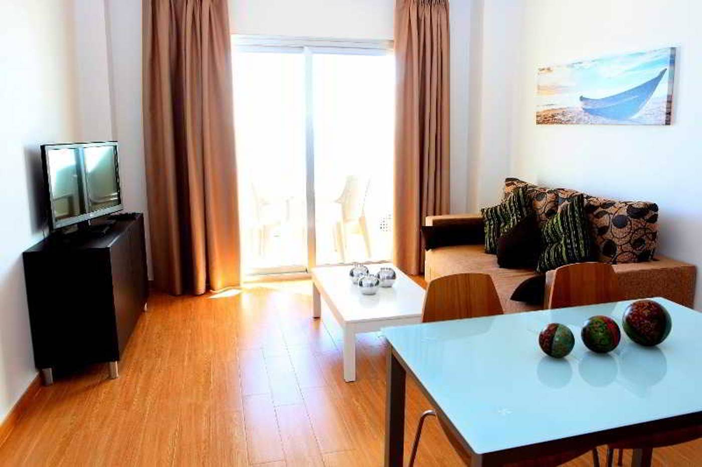 Vegasol-Playa-Apartamentos-Room-3