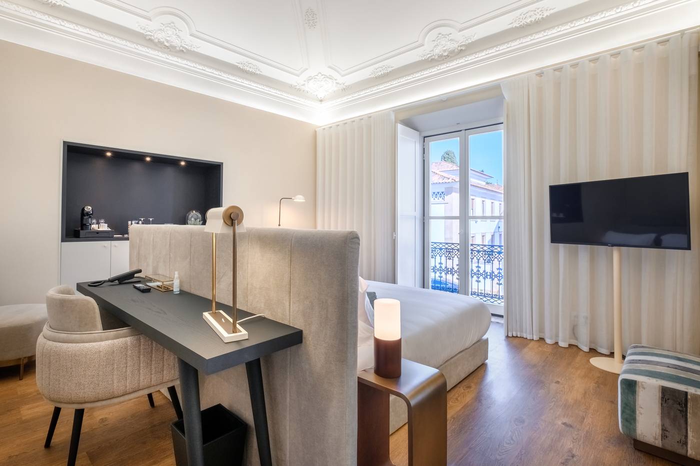 Mourasuites-Hotel-Room-11