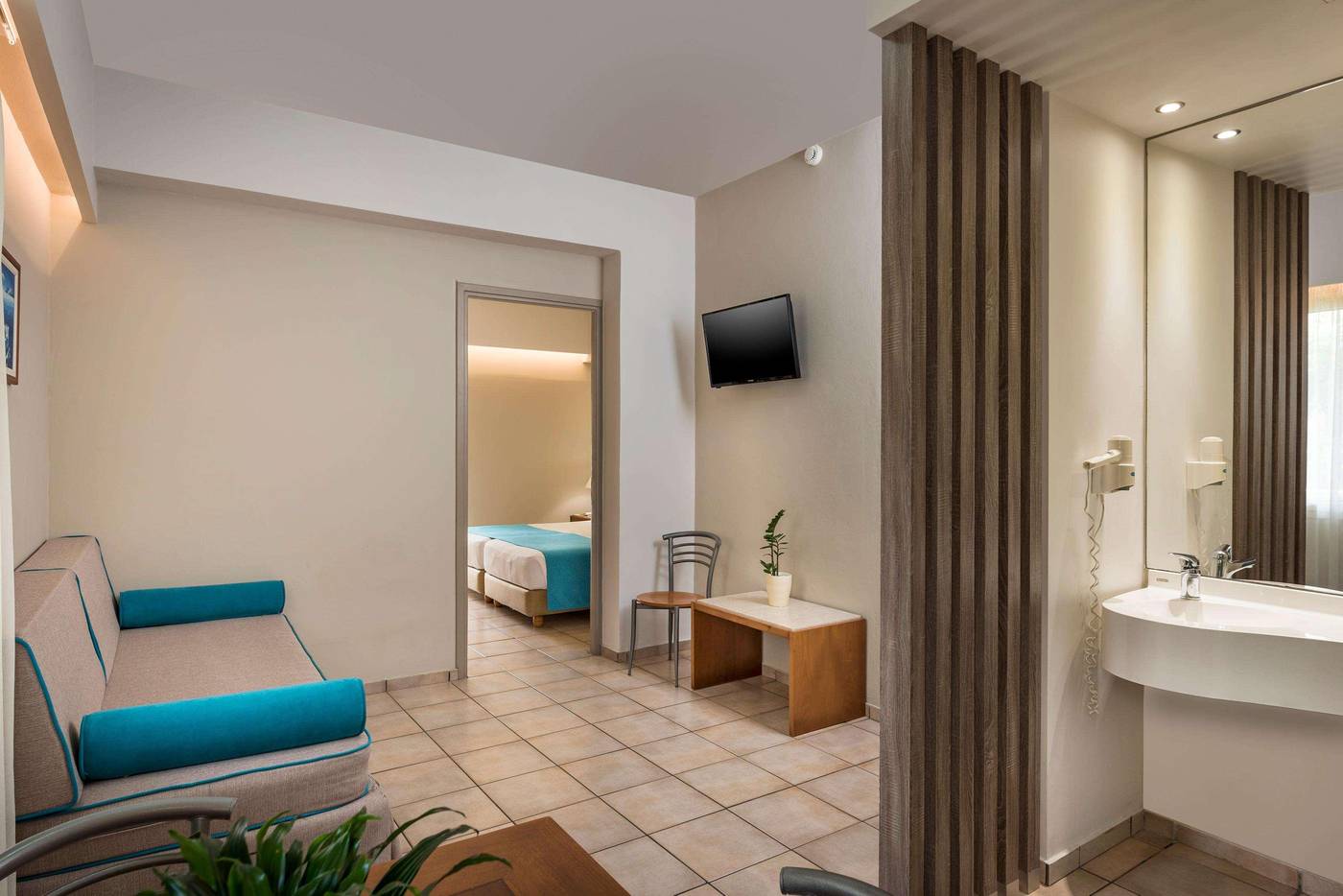 Elotis-Suites-Room-42