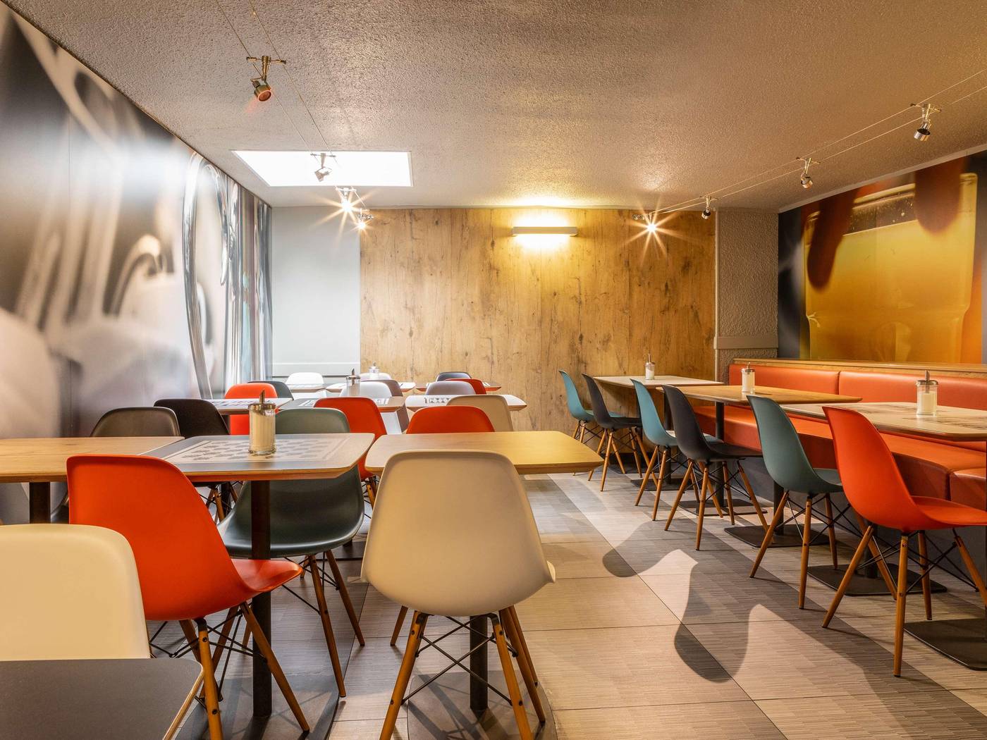 Ibis-Paris-Maine-Montparnasse-14th-Hotel-Restaurant-14