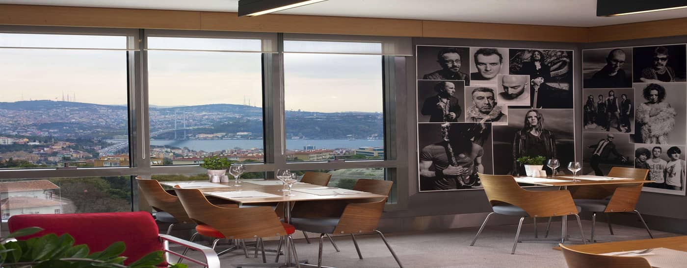 Point-Hotel-Barbaros-Lobby-14