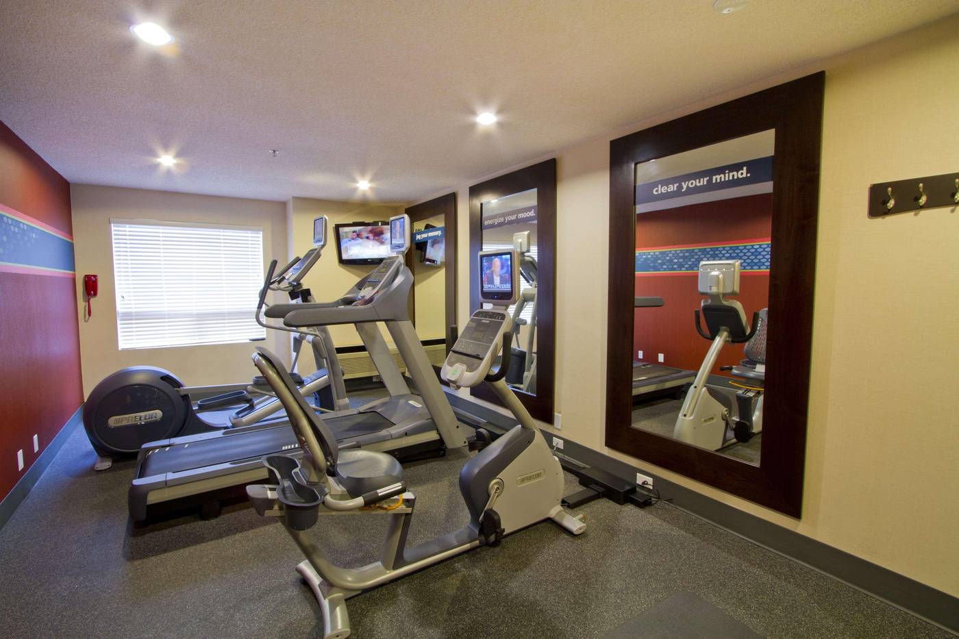 Hampton-Inn-by-Hilton-Vancouver-Airport-Sports-and-Entertainment-21