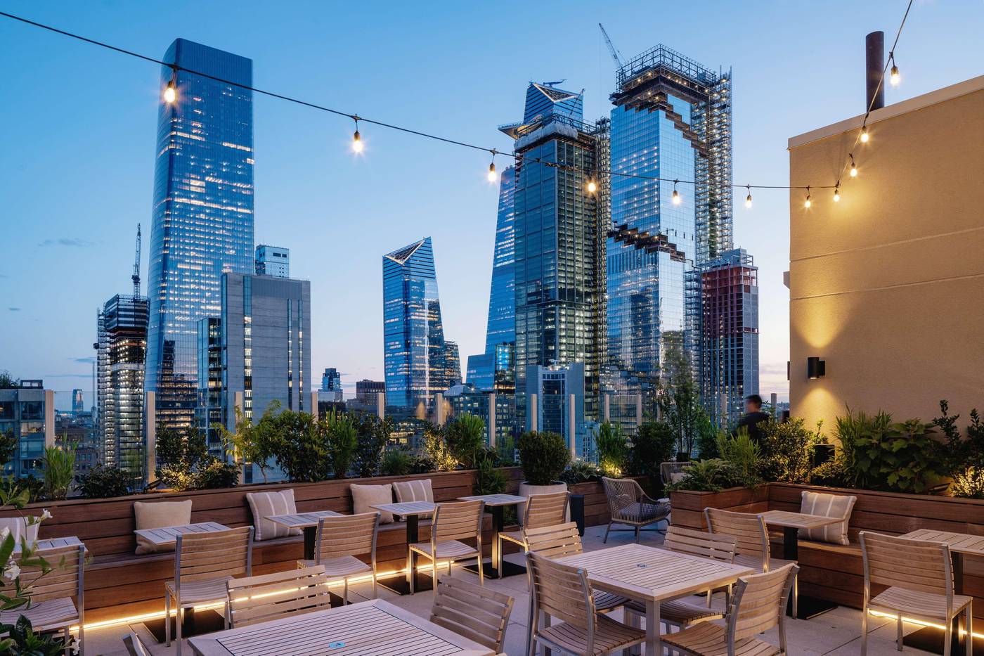 Arlo-Midtown-Times-Square-Bar-43