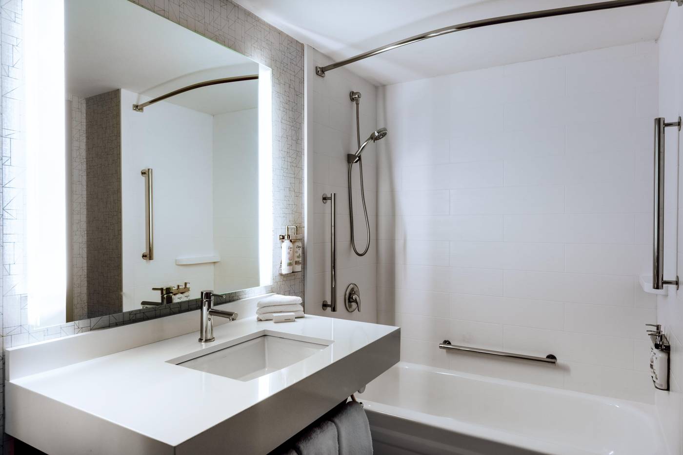 Holiday-Inn-Express-Vancouver-Airport-Richmond-Room-43