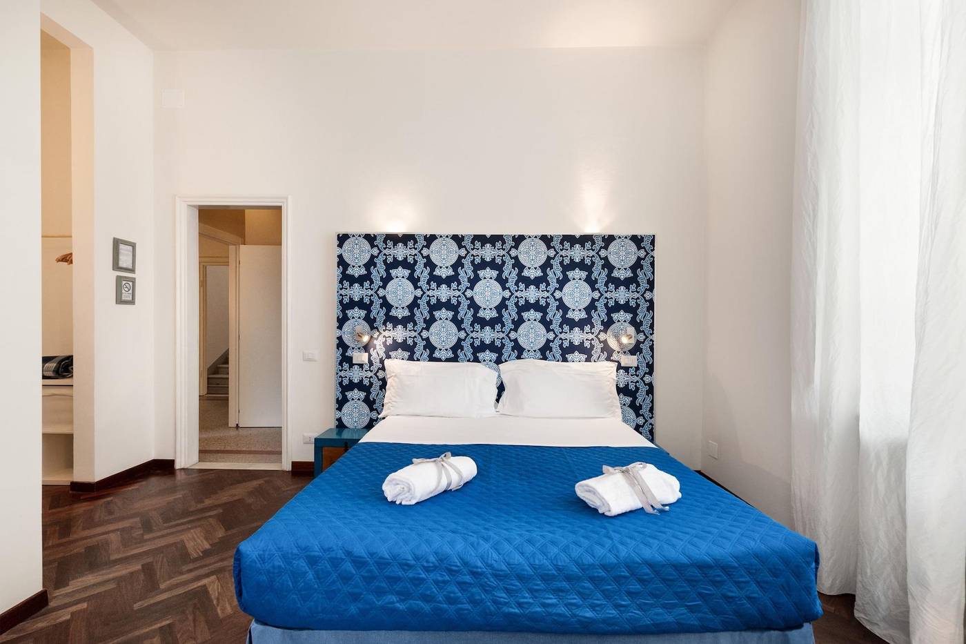 Lucca-In-Villa-Lucrezia-Room-14