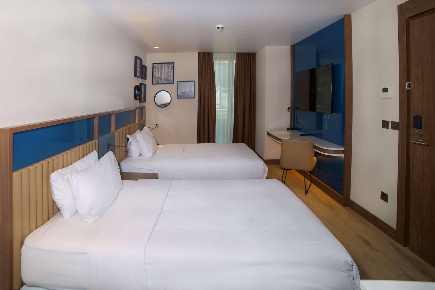 Hampton-by-Hilton-Istanbul-Old-City-Room-38