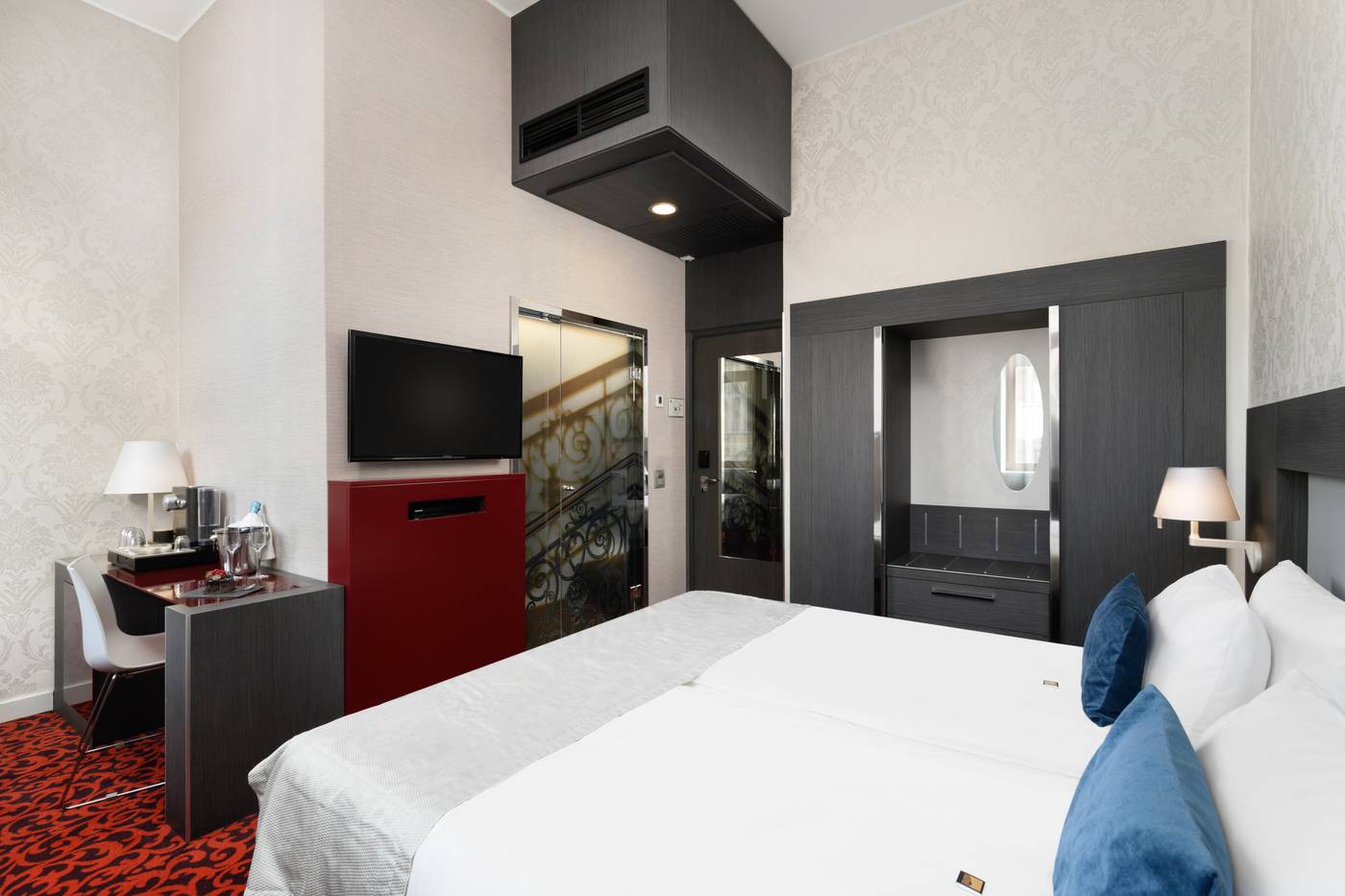 Eurostars-Palazzo-Zichy-Room-11