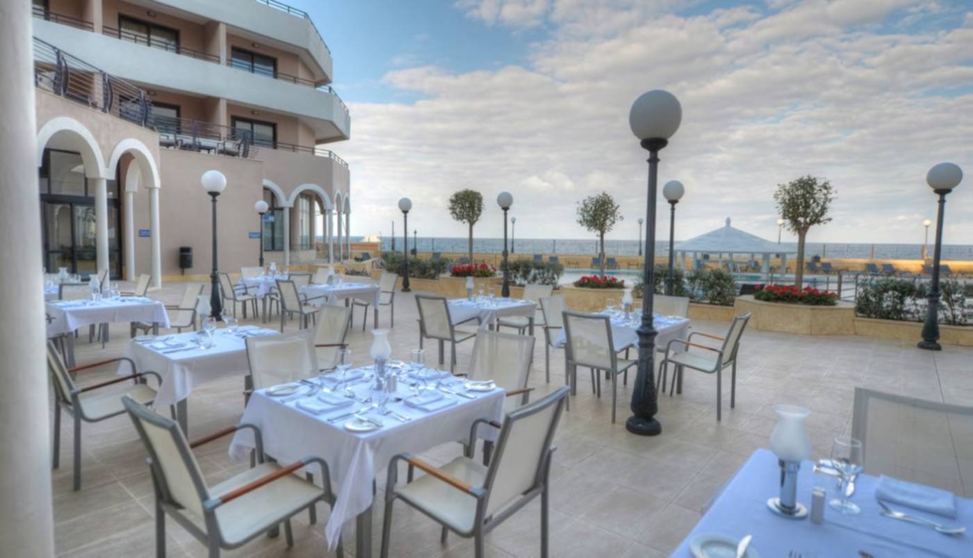 Radisson-Blu-Resort--Malta-St--Julians-Restaurant-17