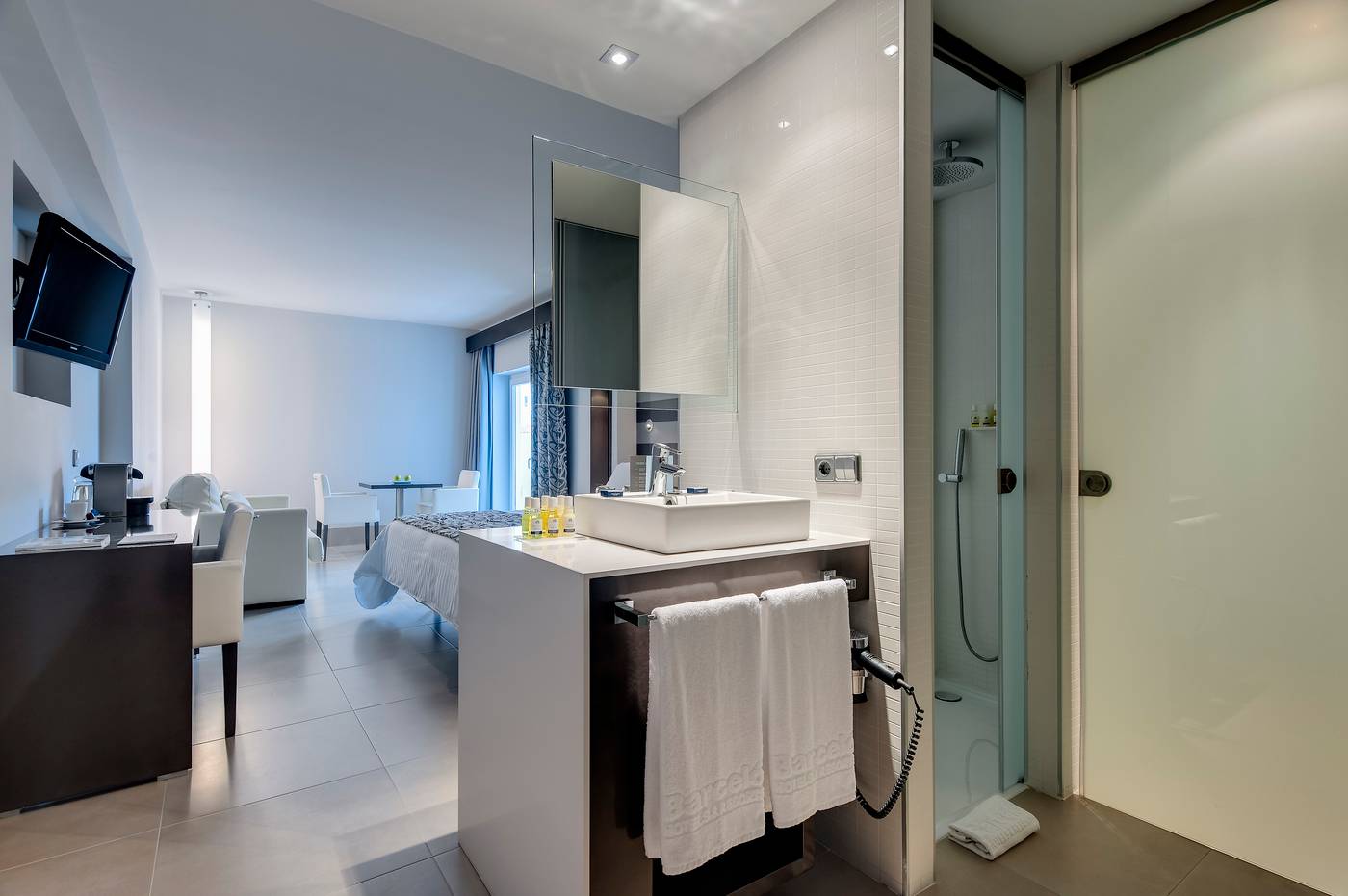 Barcel-----Hamilton-Menorca-Room-37