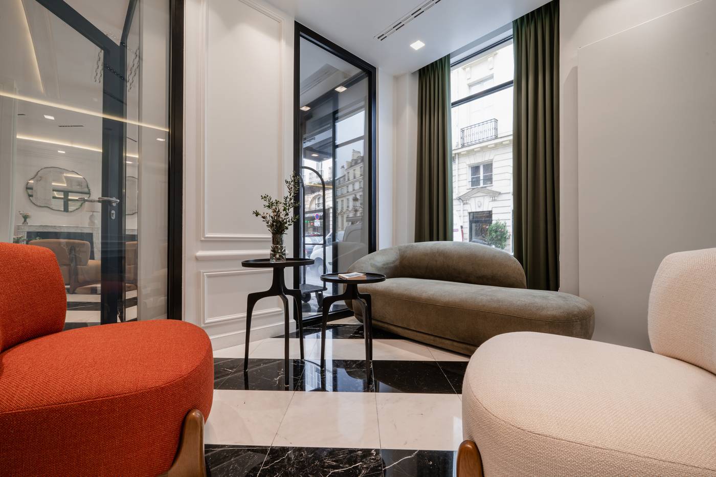 Hotel-Bourgogne---Montana-Lobby-1