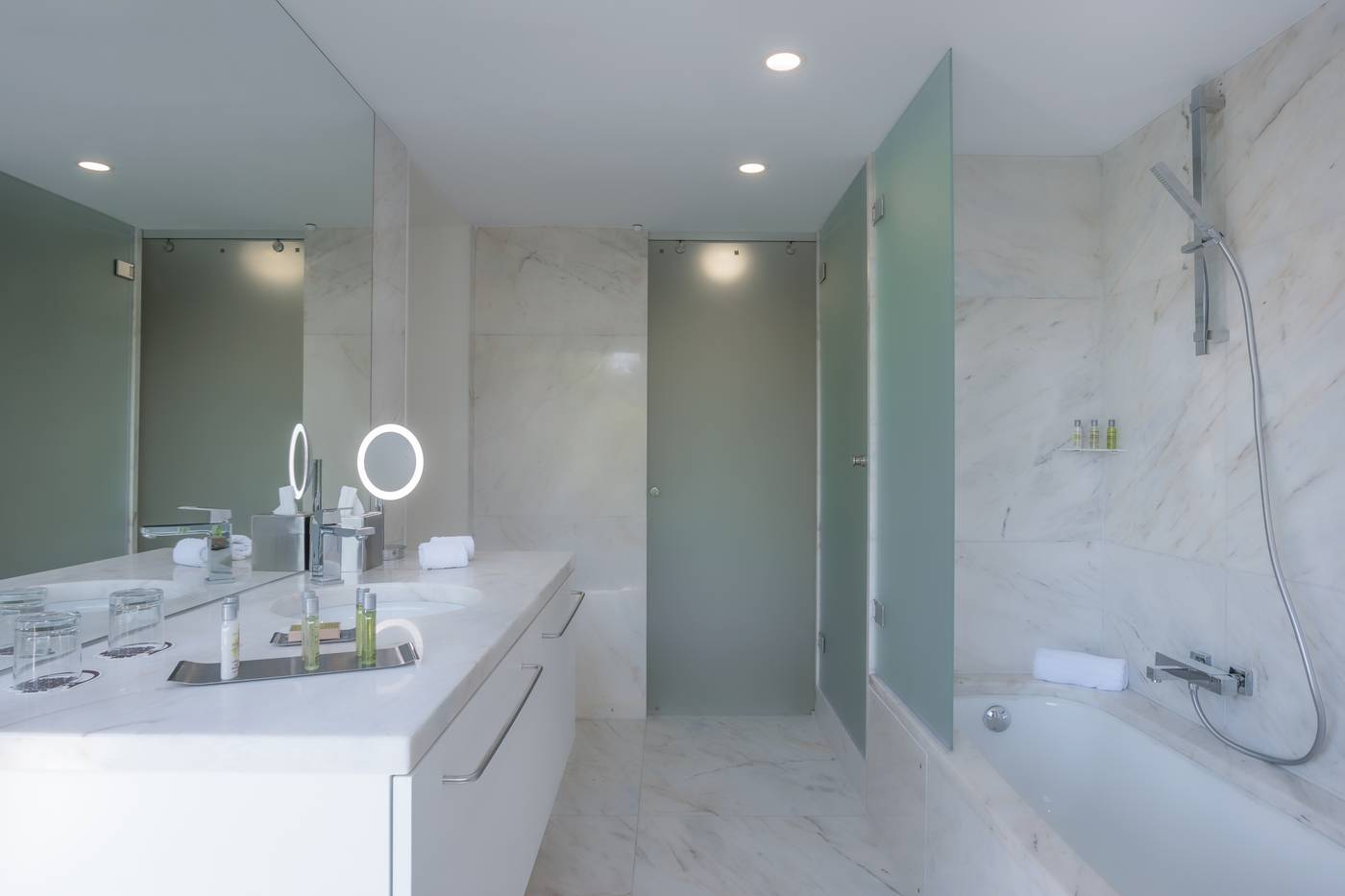 Doubletree-by-Hilton-Lisbon---Fontana-Park-Room-36