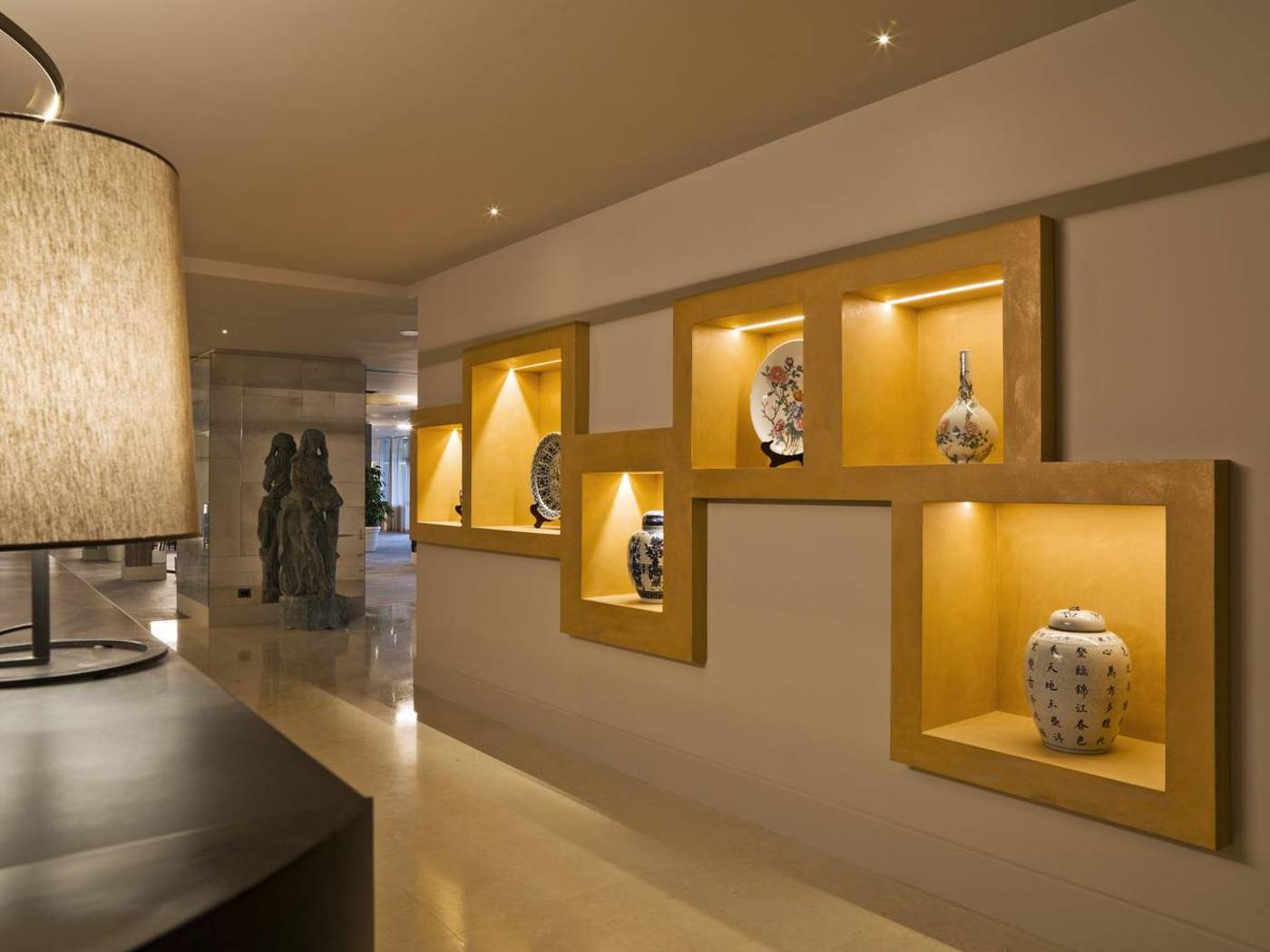 A-Roma-Lifestyle-Hotel-Lobby-12