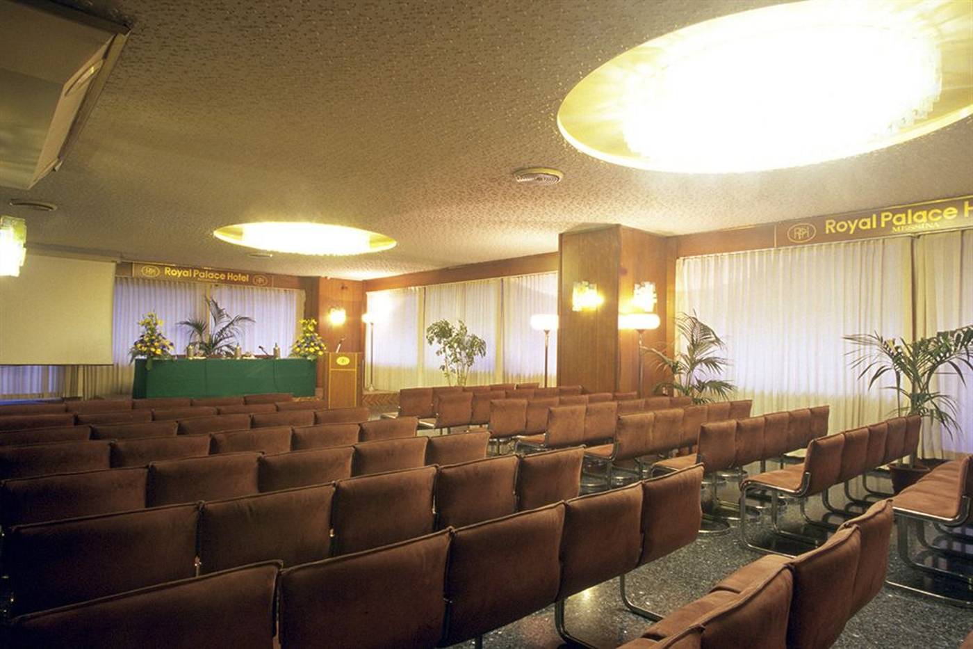 Royal-Palace-Conferences-34