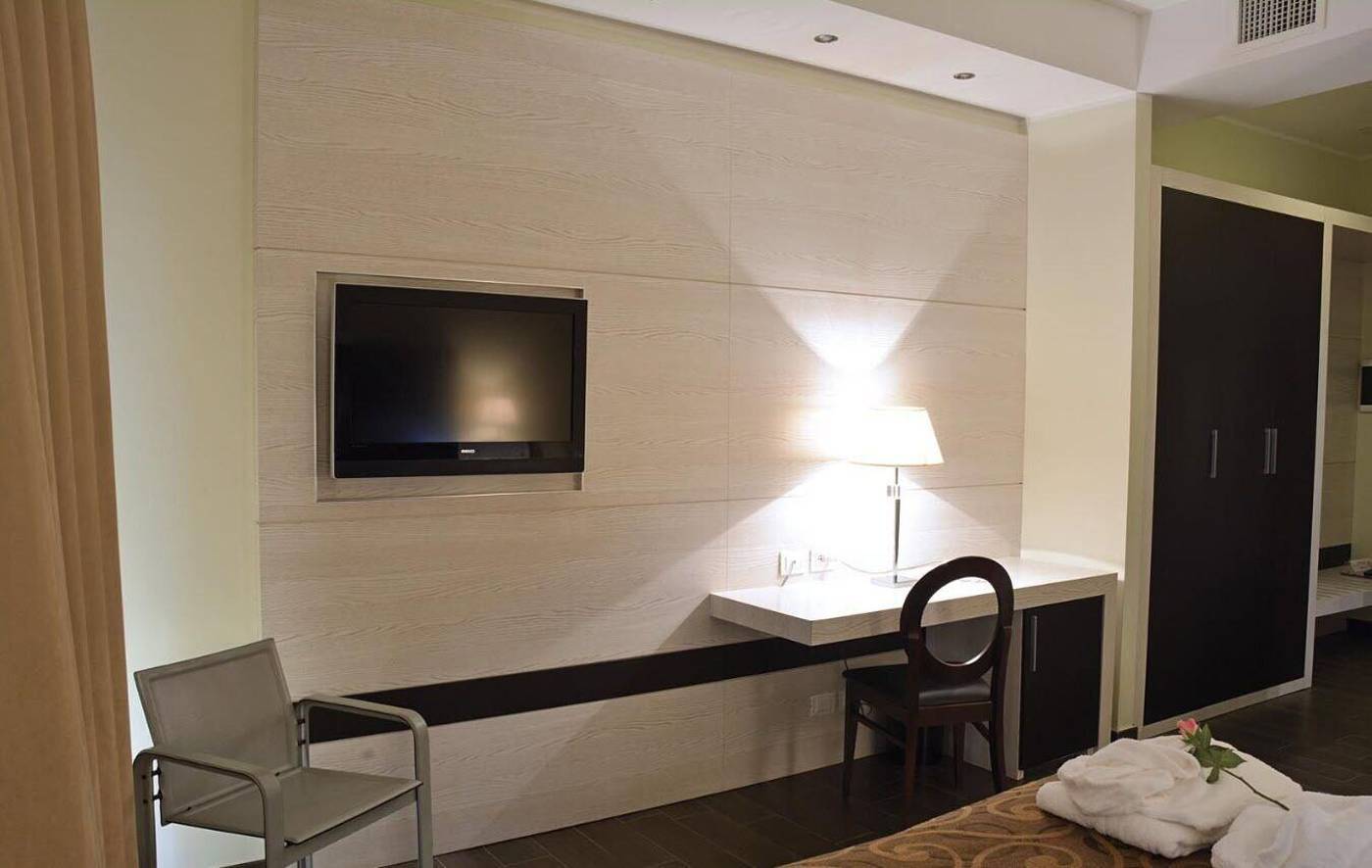 Shotel-Italy-San Giovanni Teatino-Room-8
