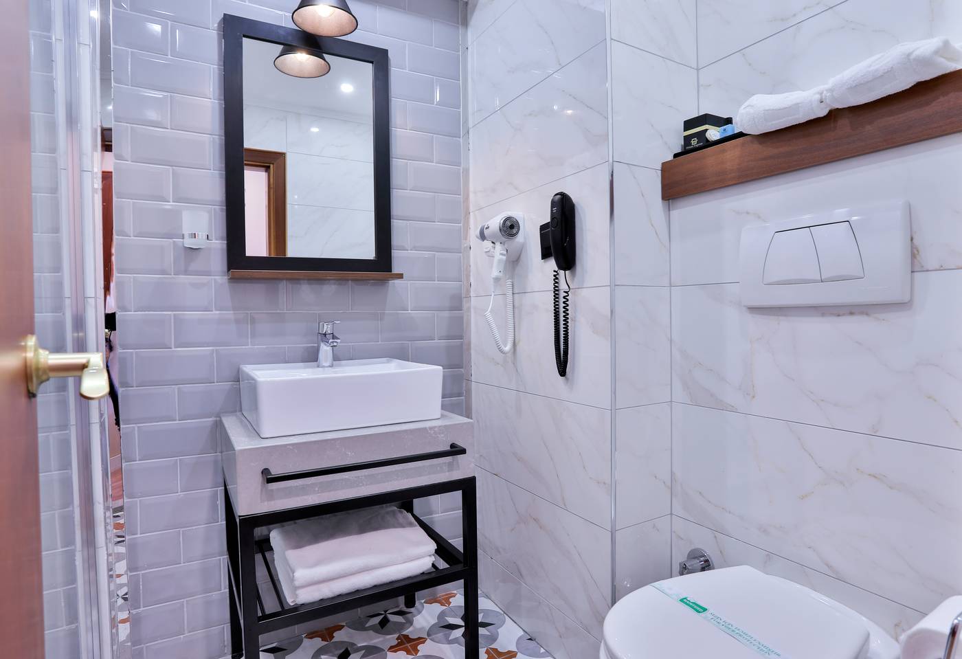 Orient-Express-Hotel-Room-22