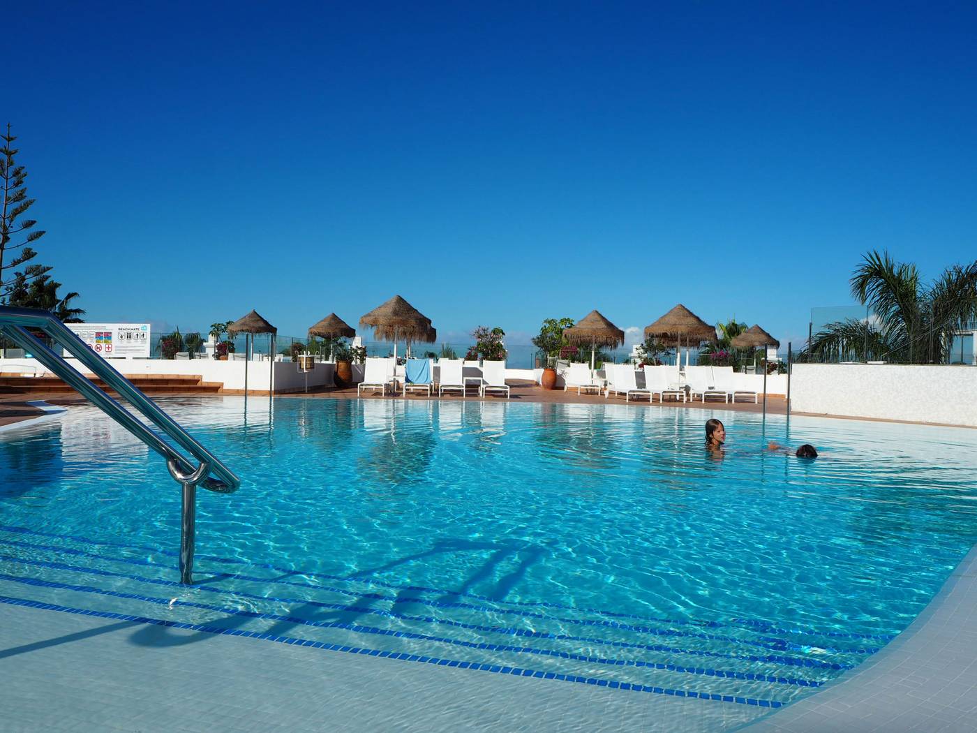 Flamingo-Beach-Mate-Pool-6