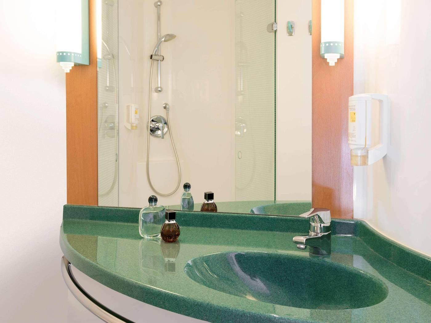 Ibis-Geneve-Aeroport-Room-32