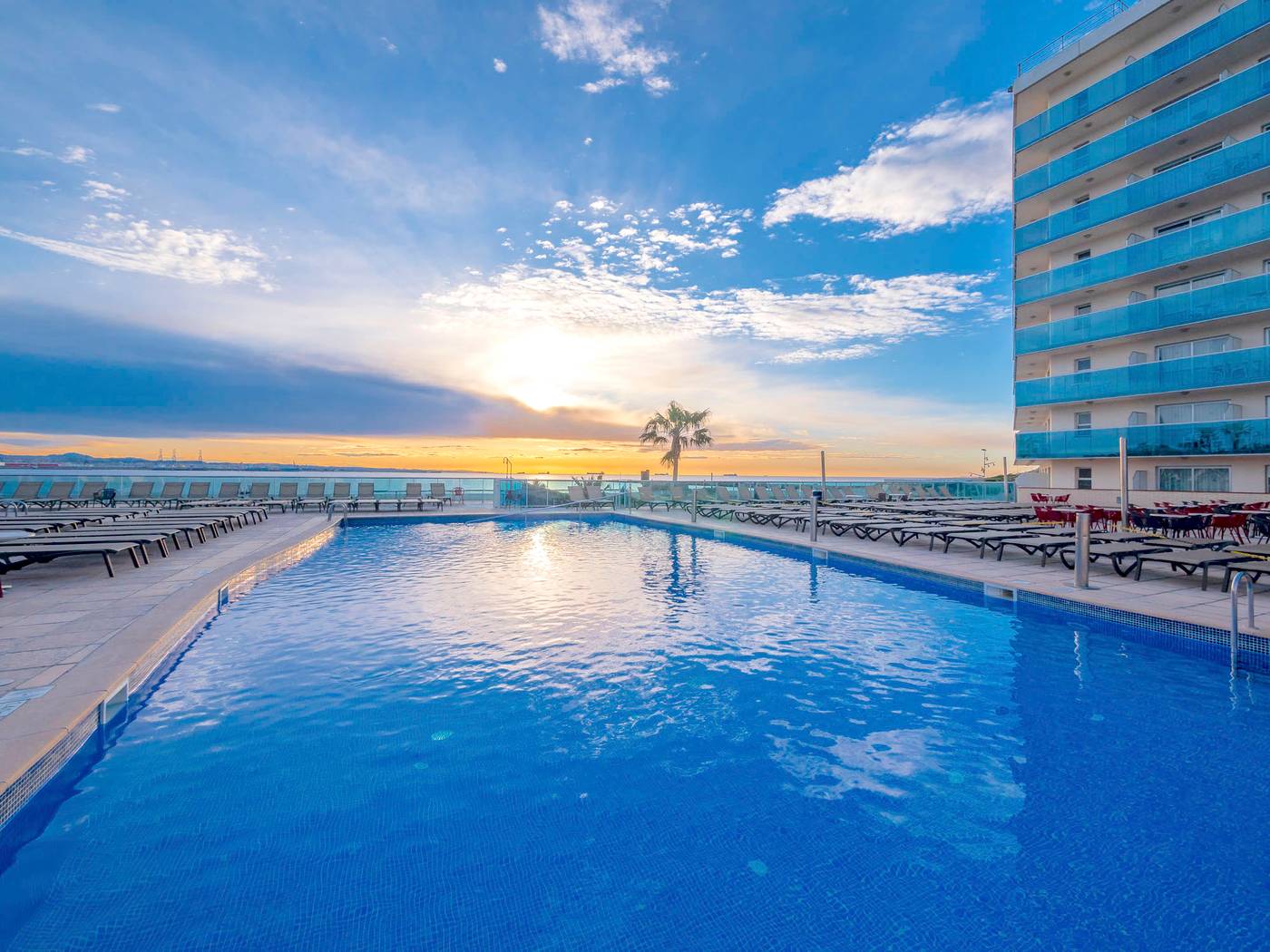 Golden-Donaire-Beach-General-view-5