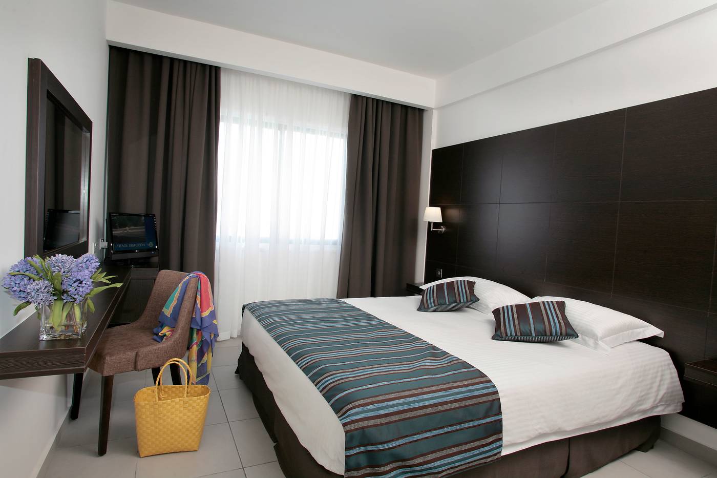 Anemi-Hotel-and-Suites-Room-21