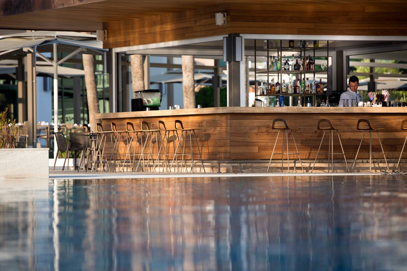 Acanthus-Cennet-Barut-Collection-Bar-12