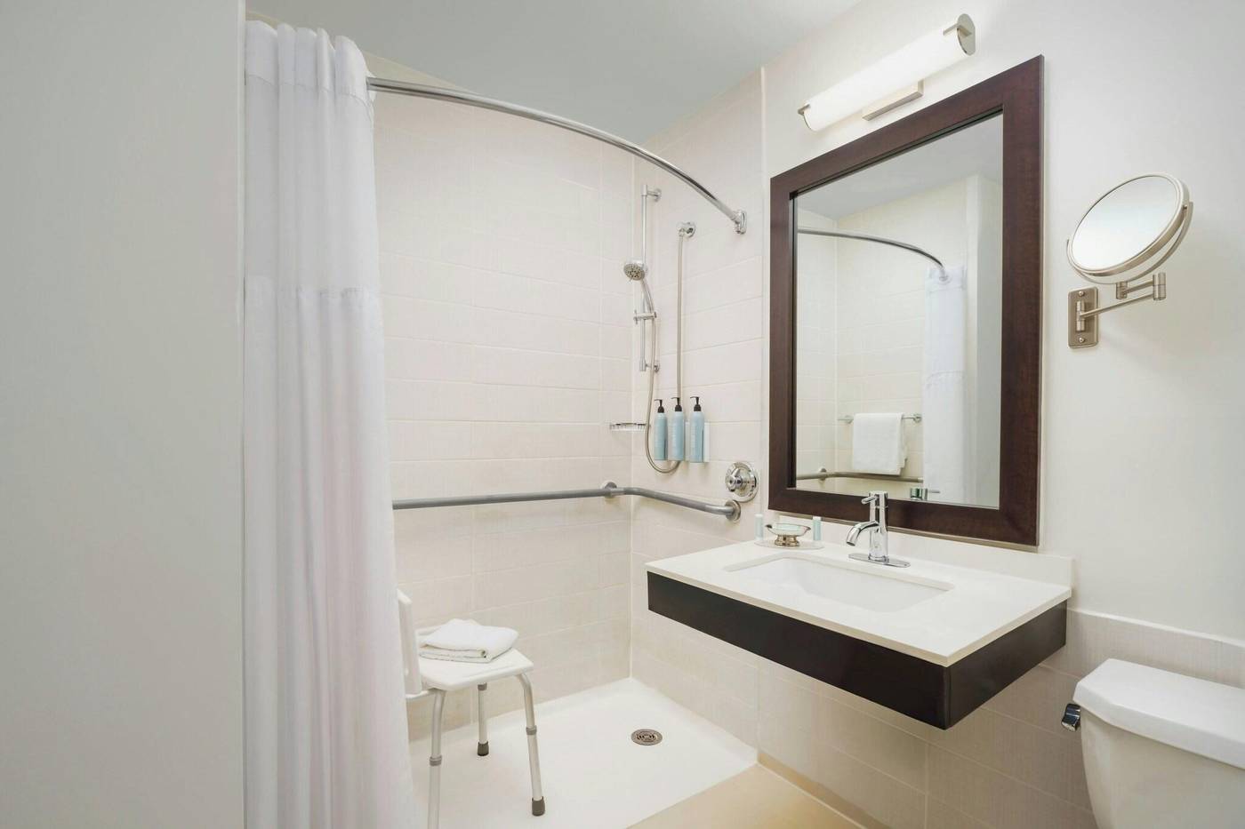 Courtyard-By-Marriott-New-York-Manhattan-Times-Squ-Room-38