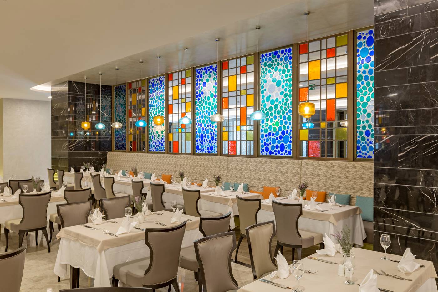 Royal-Seginus-Restaurant-44