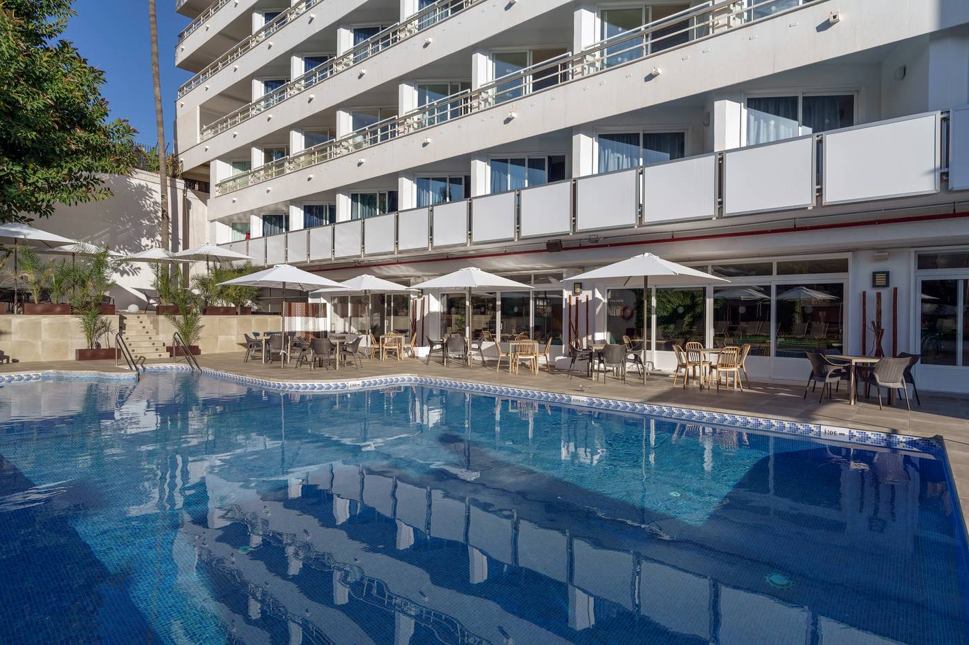 AluaSoul-Costa-Malaga-adults-reccommended-Pool-4