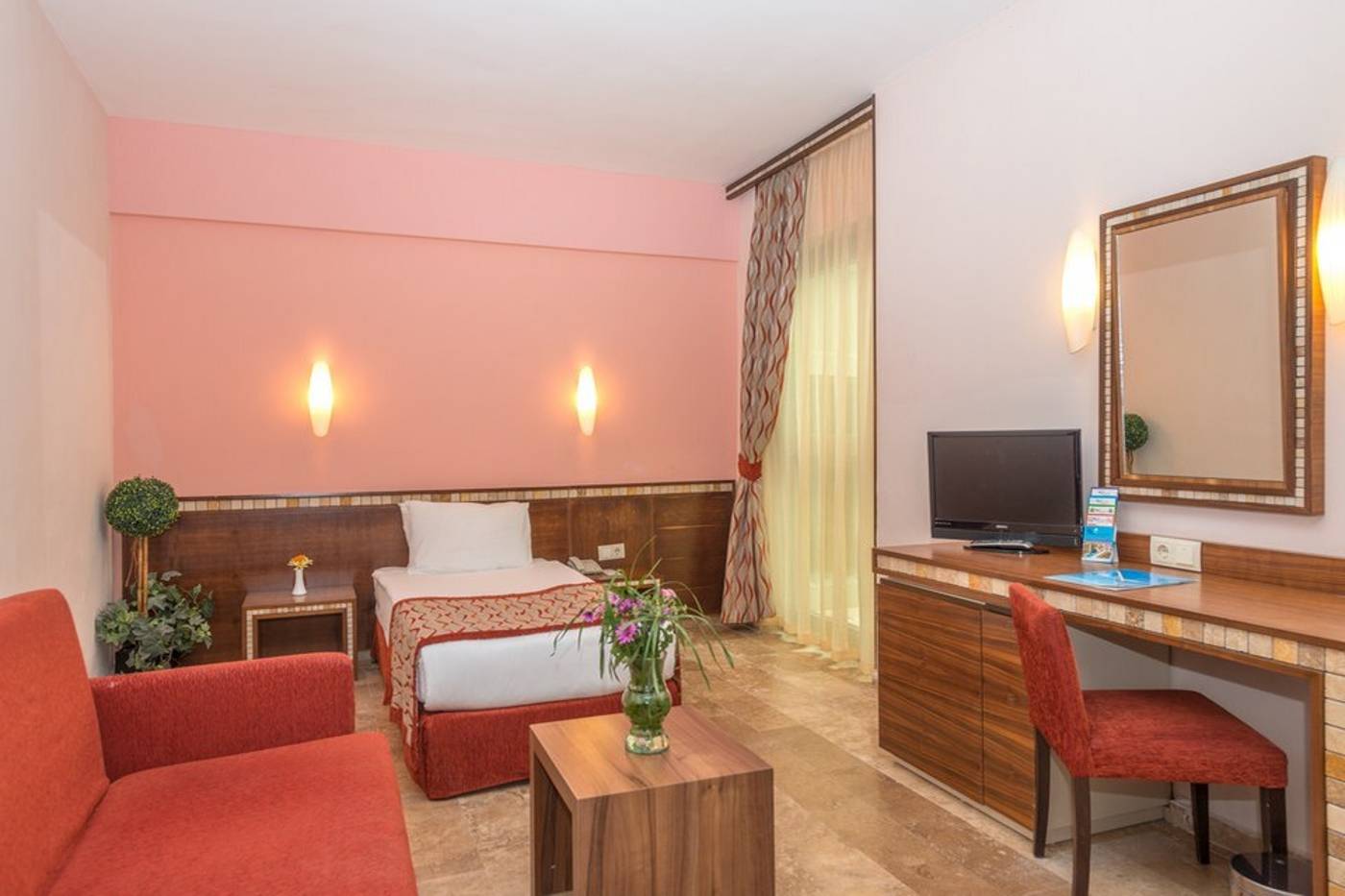 Royal-Atlantis-Beach-Room-20