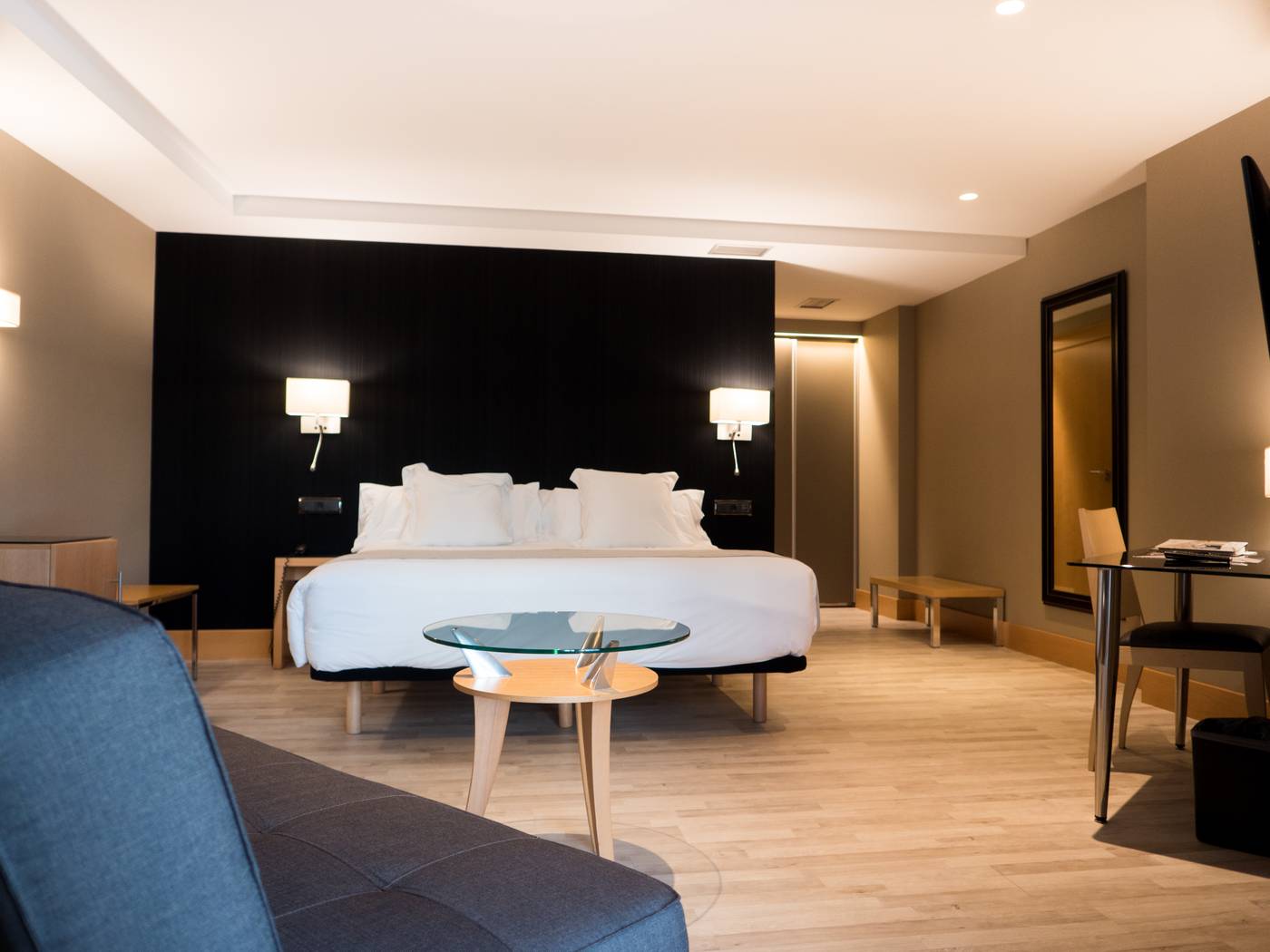 Plaza-Spain-A CORUÑA-Room-2