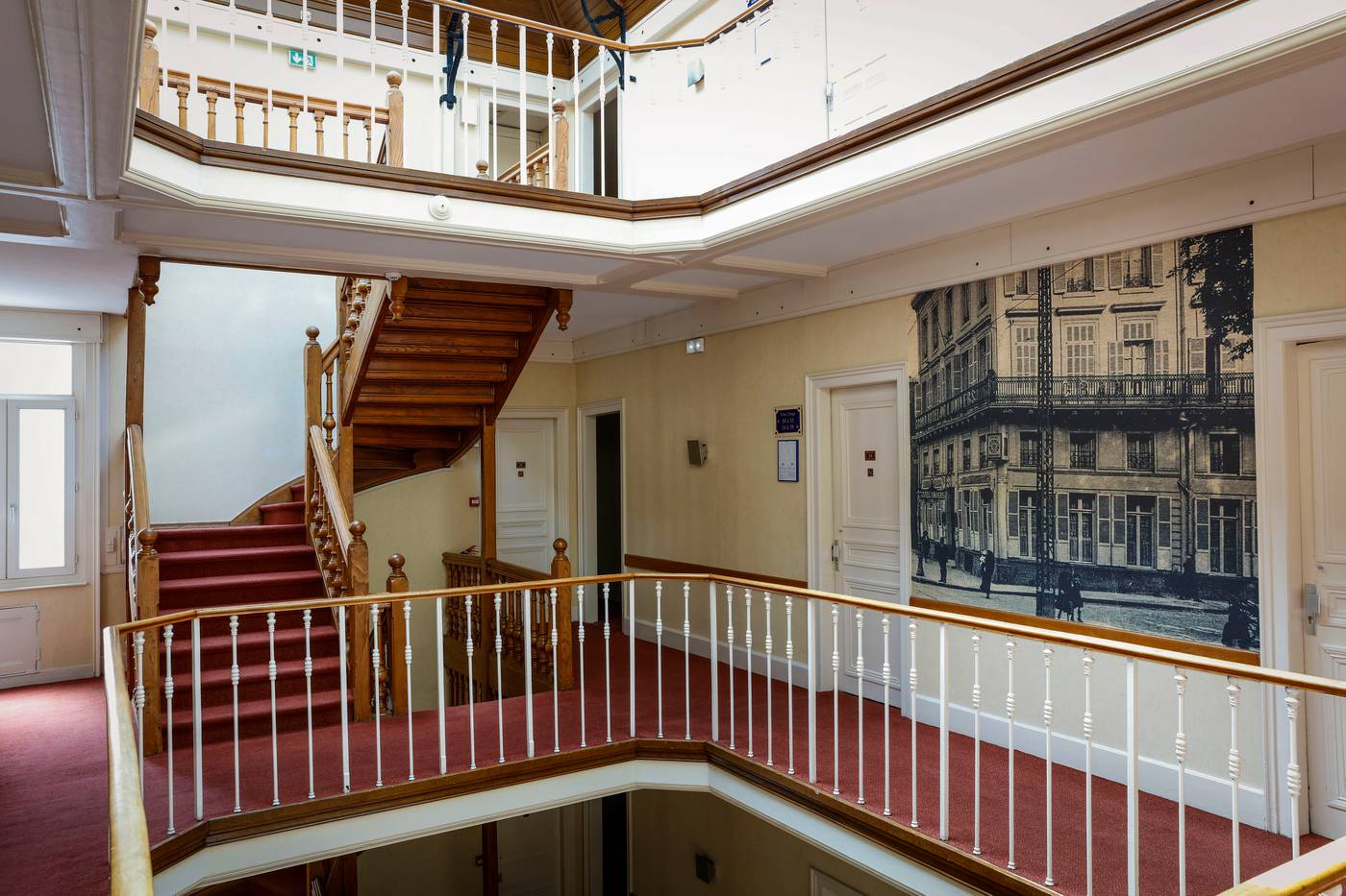 Grand Hotel De L'Univers-France-AMIENS-Lobby-9