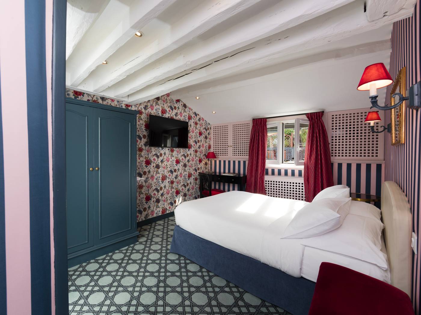 Saint-Germain---Paris-Room-28