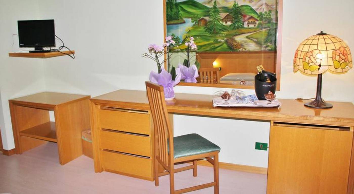 Hotel-Orso-Bianco-Room-1