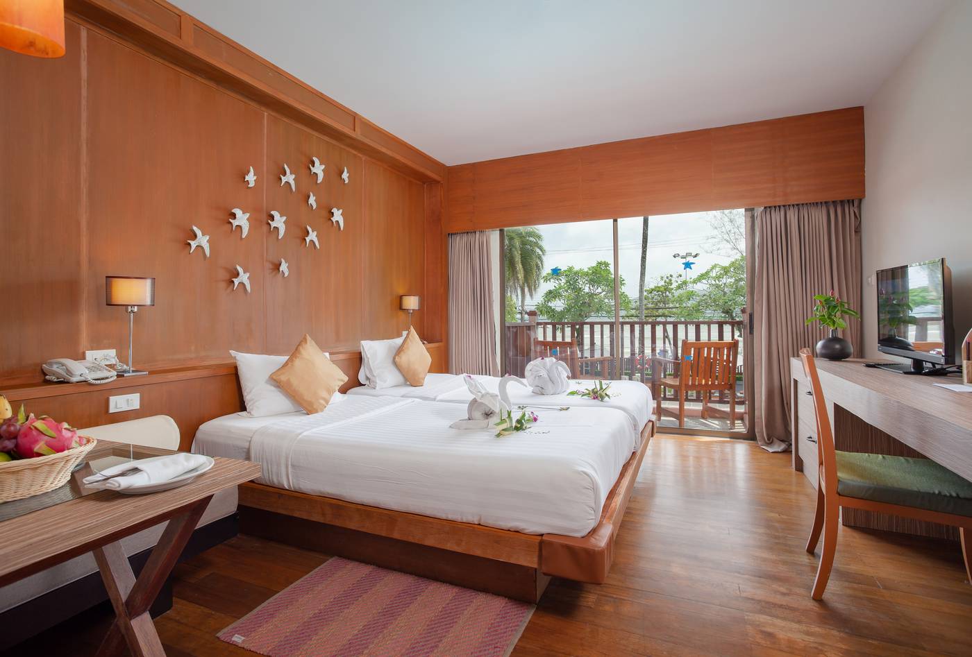 Seaview-Patong-Room-13