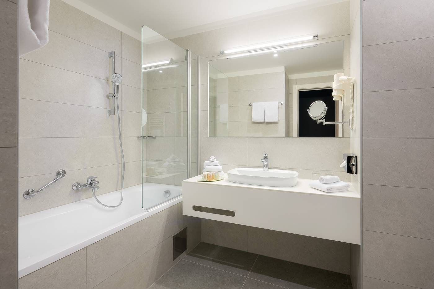 Salona-Palace-Room-30