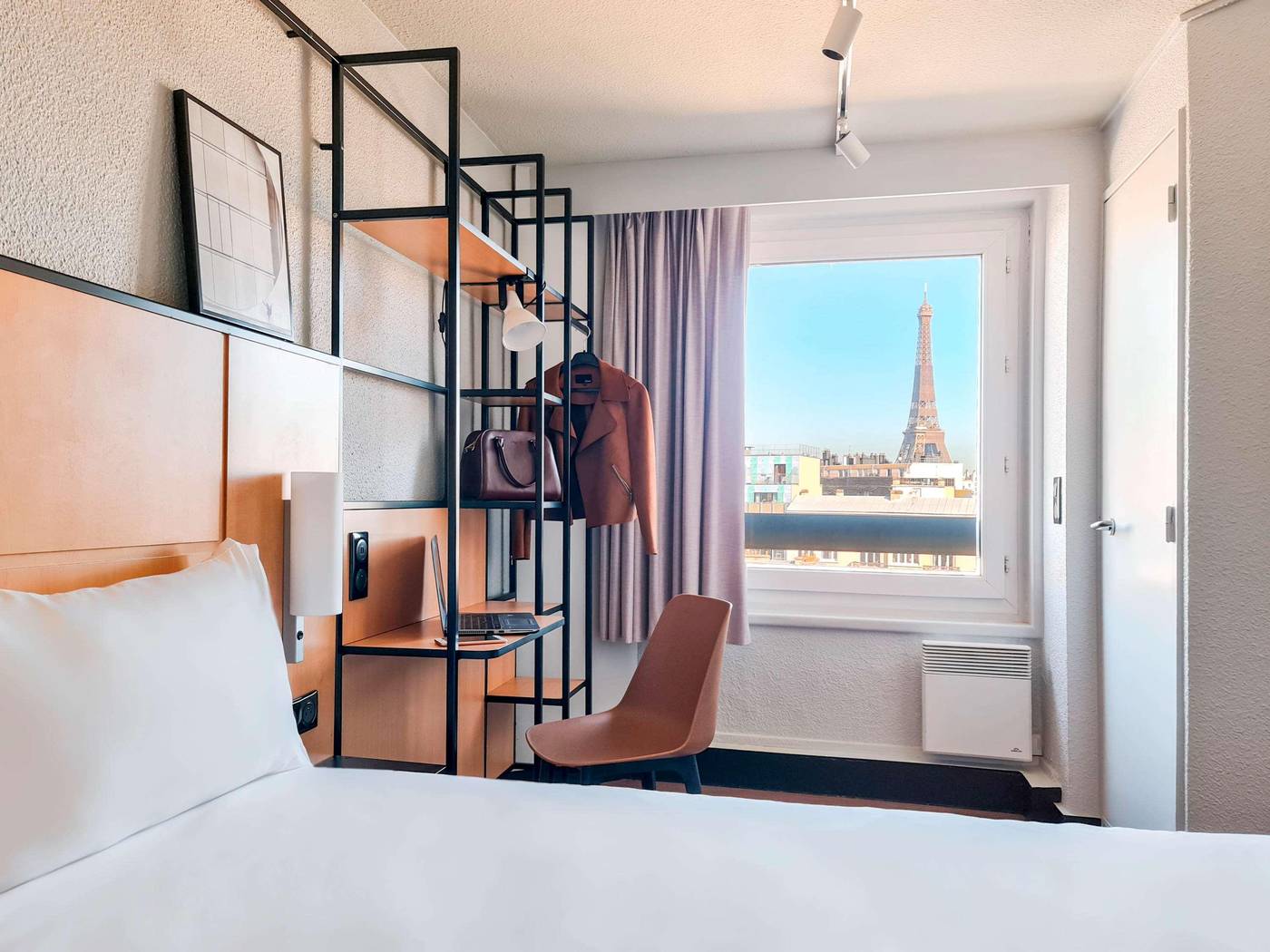 Ibis-Paris-Tour-Eiffel-Room-45