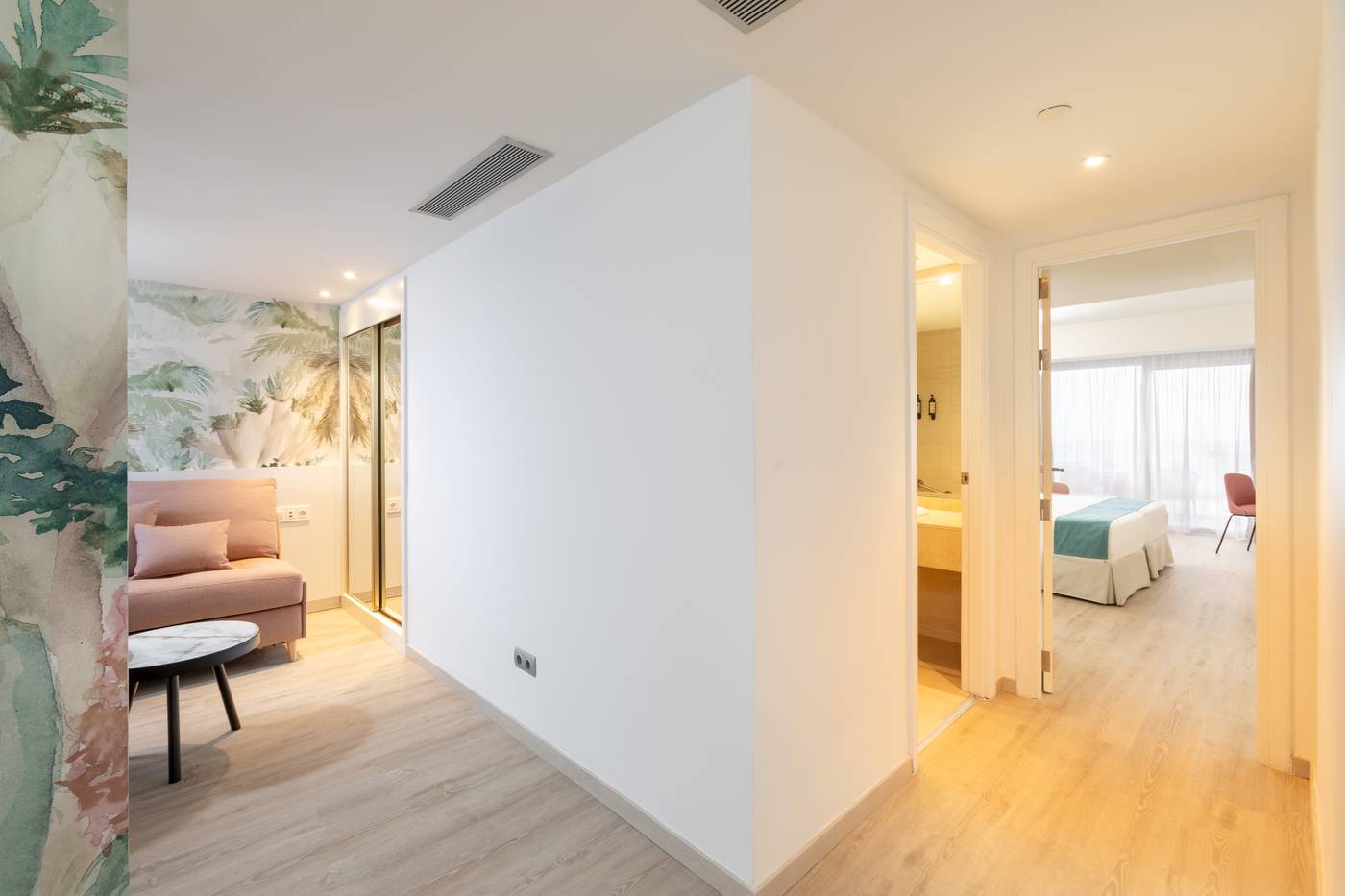 Hotel-Cristina-by-Tigotan-Room-14