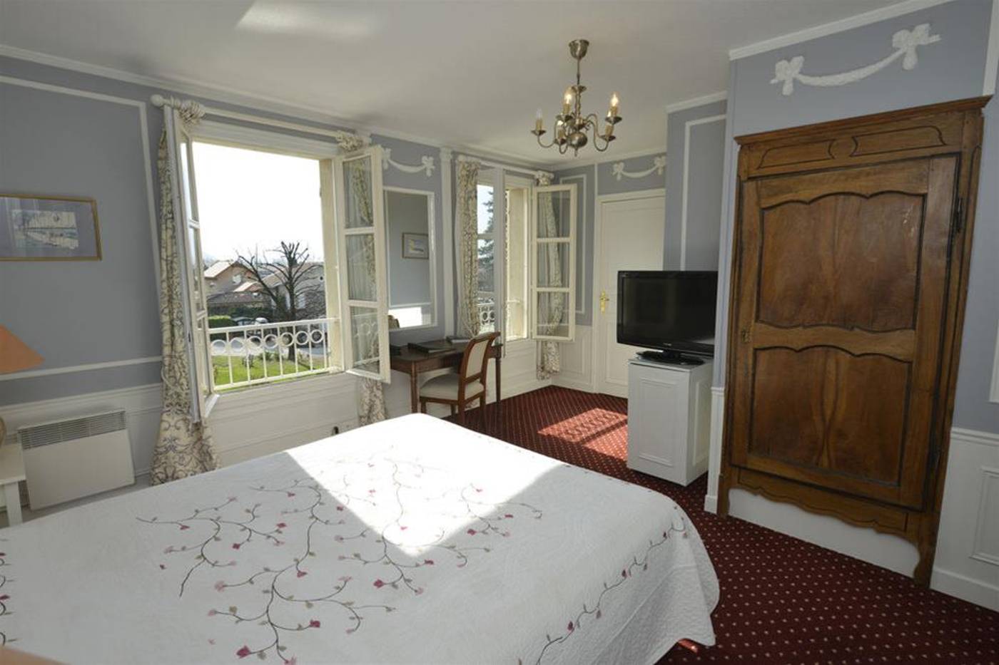 Chateau et Spa de la Commanderie-France-Eybens-General view-10