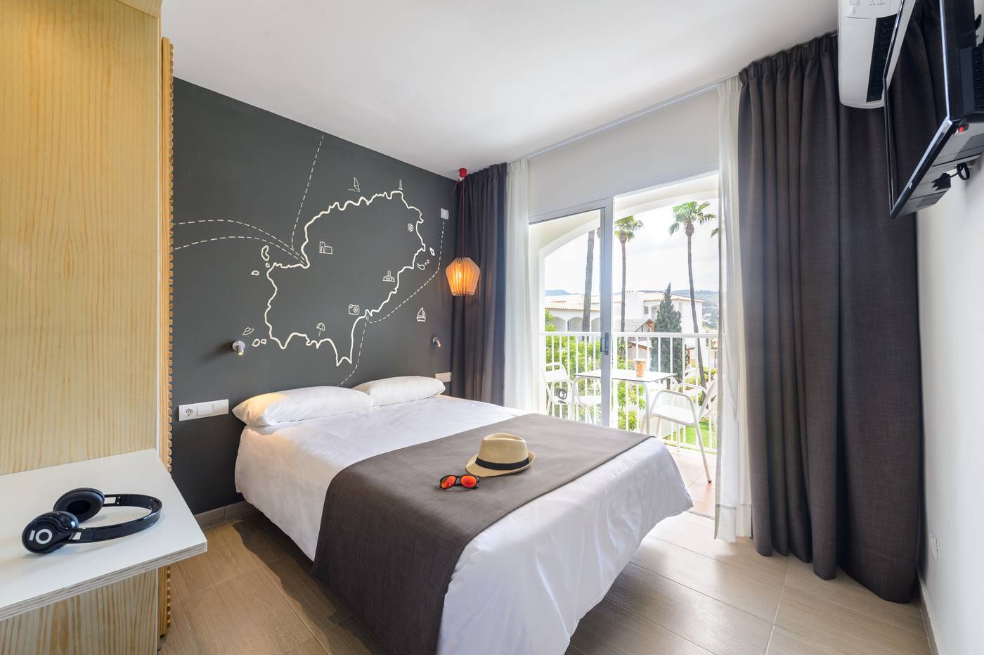 Playasol-Cala-Tarida-Room-31