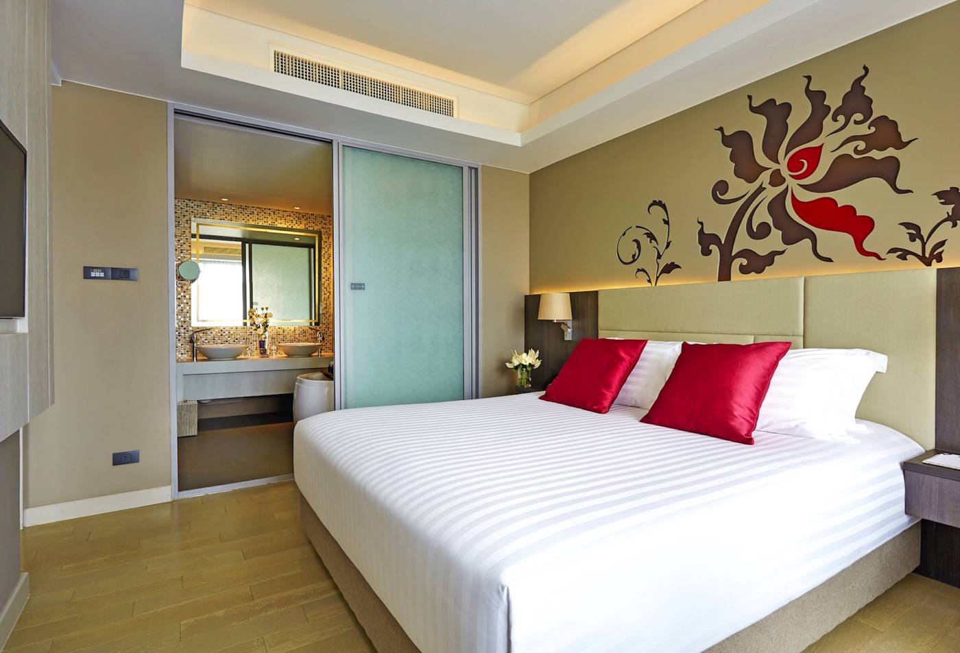 Grand-Mercure-Phuket-Patong-Room-27