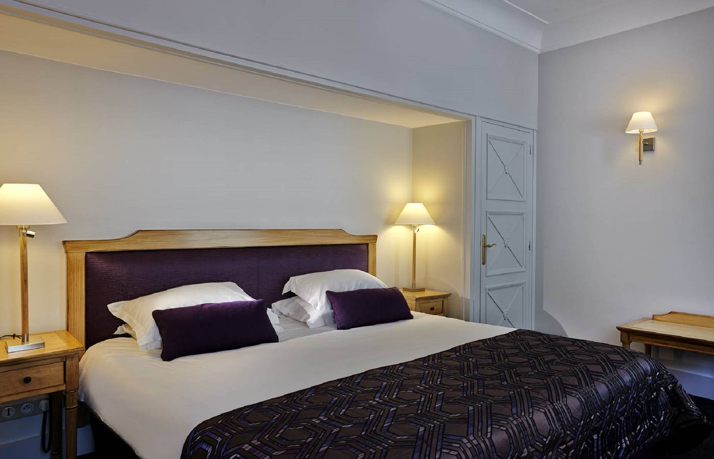 Royal-Arc-de-Triomphe-Room-18