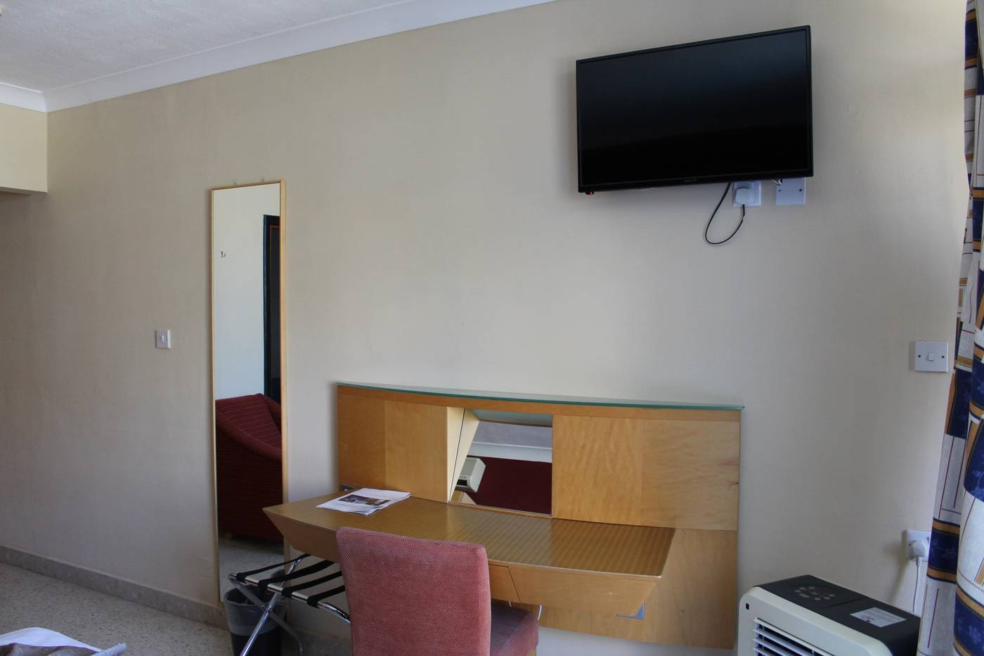 The-St-George-Park-Hotel-Room-23