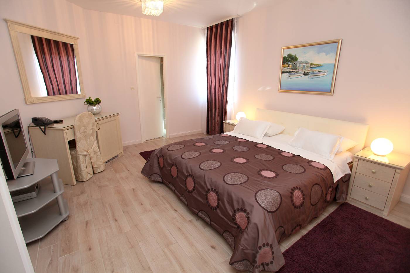 Aparthotel-Bellevue-Room-14