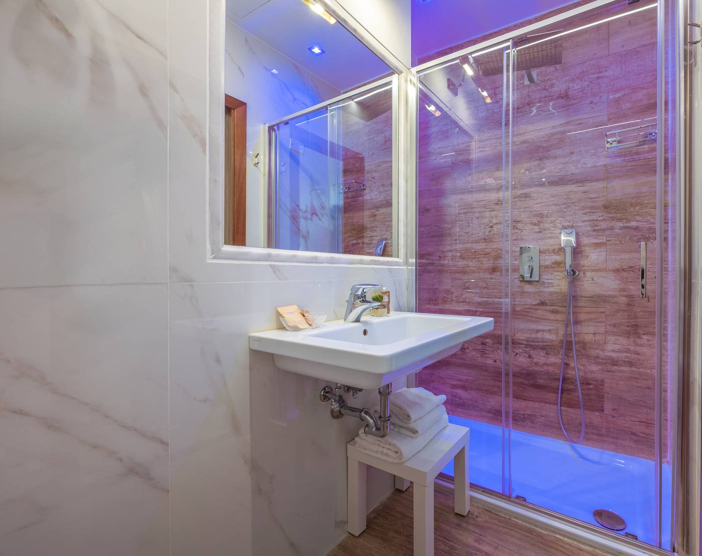 Palladium-Palace-Room-53