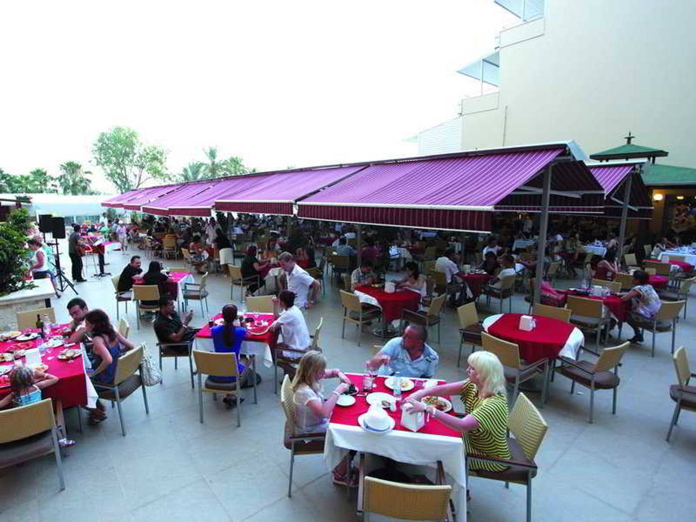 Doganay-Beach-Club-Restaurant-15