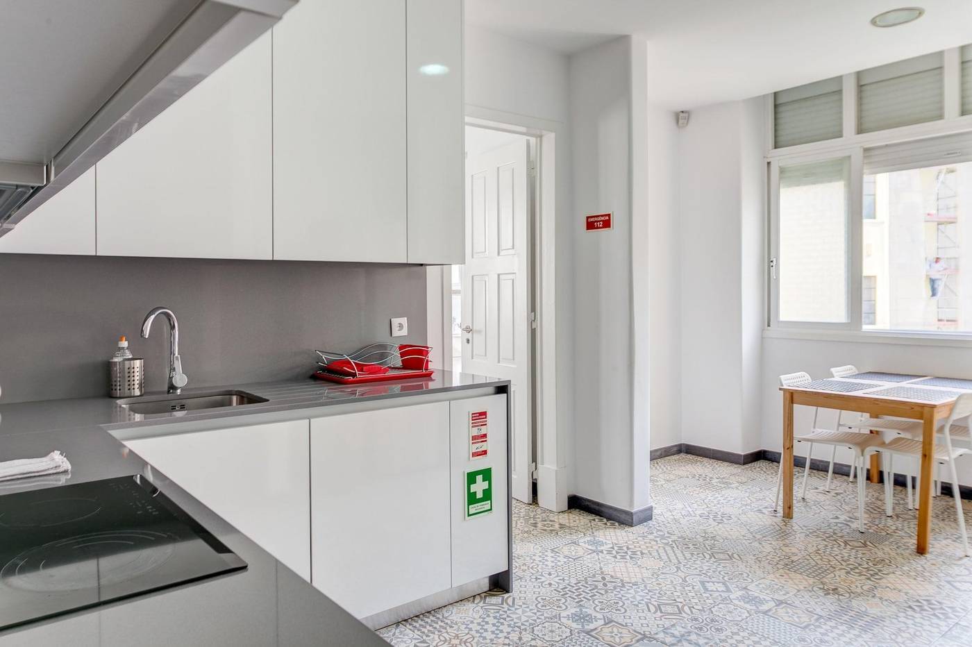 Home-Out-Rooms---Apartments-Room-84