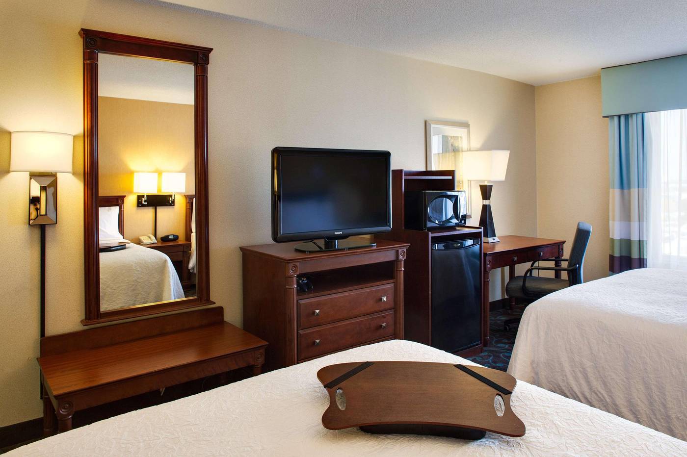Hampton Inn & Suites Toronto Airport-Canada-MISSISSAUGA-Room-7