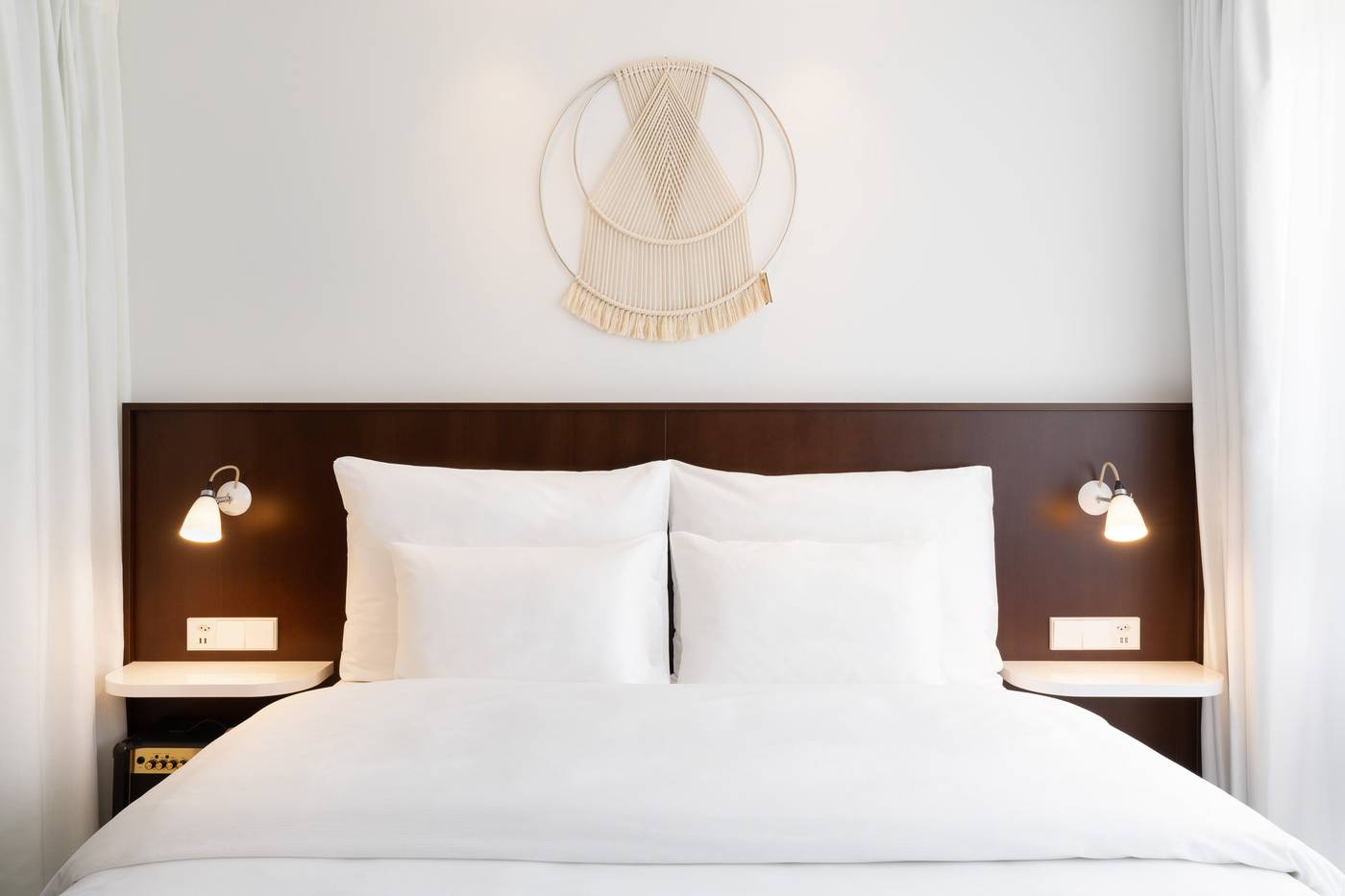 Ruby-Claire-Hotel---Bar-Room-25